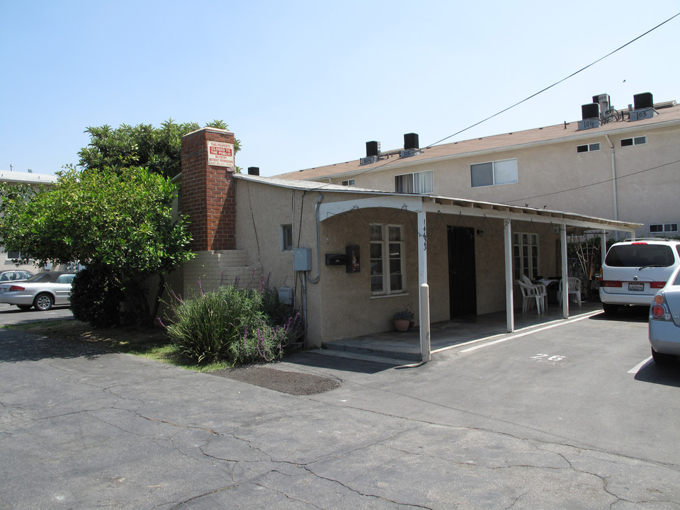 14623 Blythe St 4 in Van Nuys, CA - Building Photo