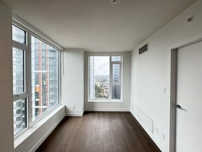 13725 George Jct in Surrey, BC - Building Photo - Building Photo