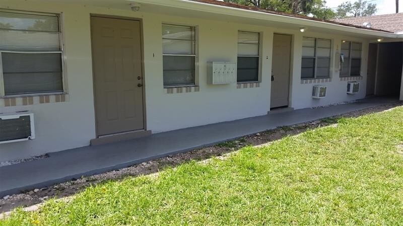 1433 SW 24th Ct in Fort Lauderdale, FL - Building Photo