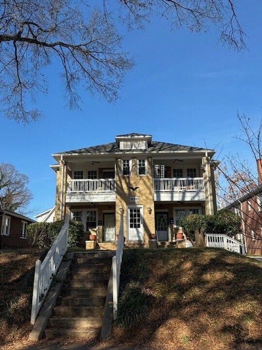 520 Grandin Rd in Charlotte, NC - Building Photo