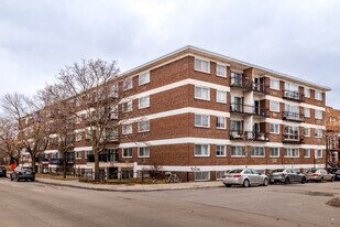 Le Mayfare in Montréal, QC - Building Photo