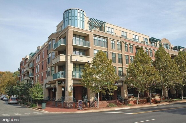property at 502 W Broad St