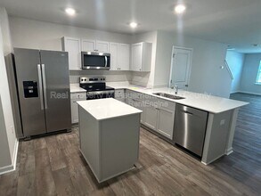 8515 Beckett Chase Wy in Raleigh, NC - Building Photo - Building Photo