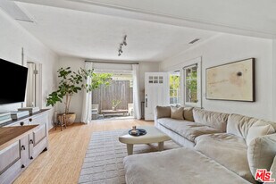 648 Palms Blvd in Los Angeles, CA - Building Photo