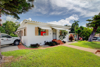 1245 NE 110th St in Miami, FL - Building Photo - Building Photo