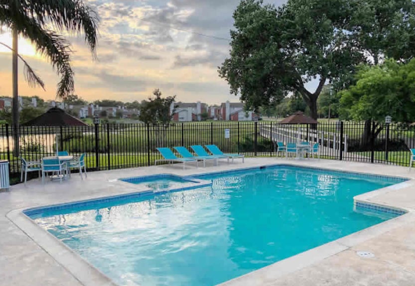 The Landing Apartments in Victoria, TX - Foto de edificio