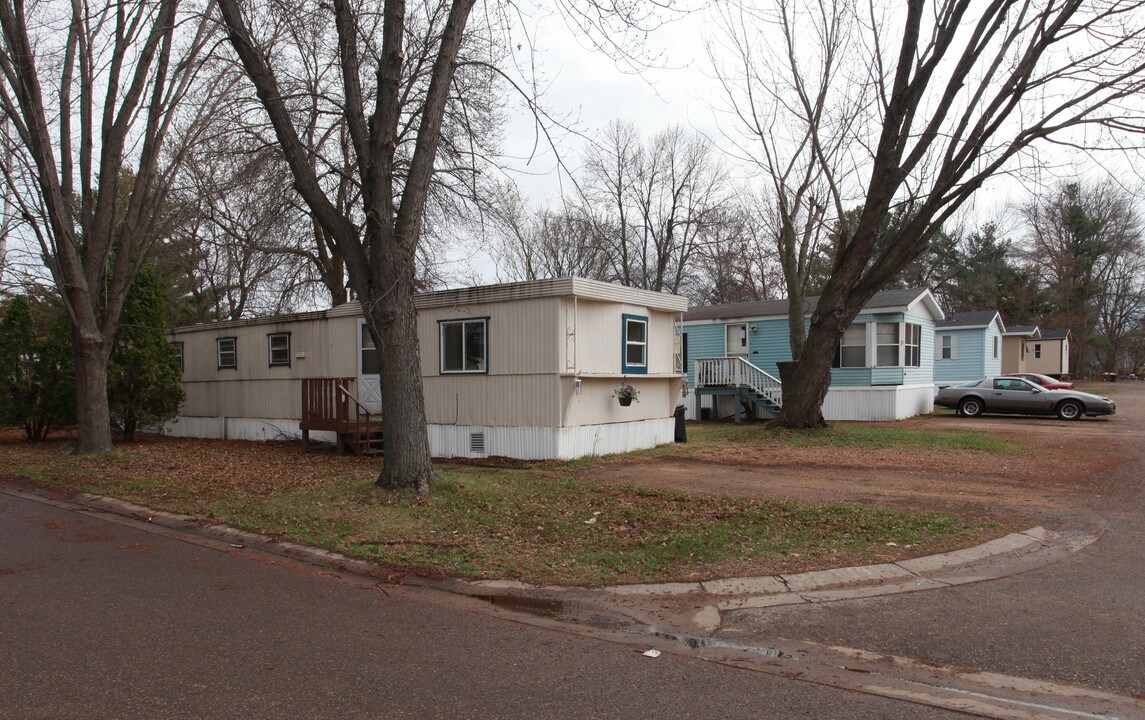 Nelson Mobile Home Community in Elk Mound, WI - Foto de edificio