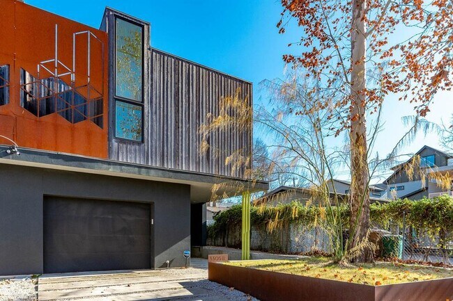3305 Garden Villa Ln in Austin, TX - Building Photo - Building Photo