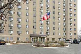 Ten Eyck Towers in Toledo, OH - Building Photo - Building Photo