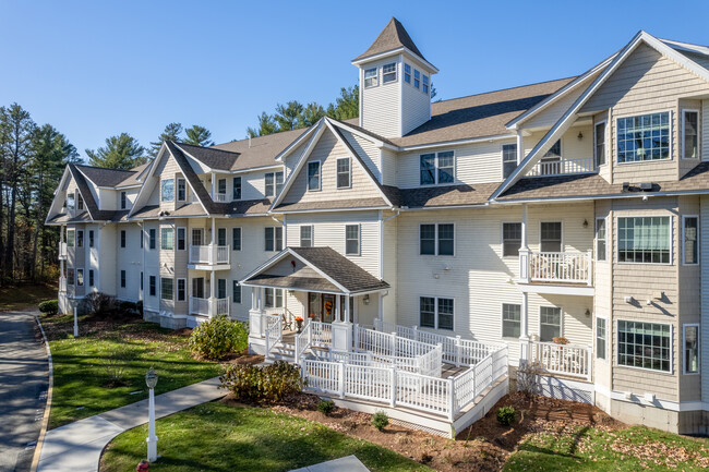 Whispering Pines I Condominiums in Wilmington, MA - Foto de edificio - Building Photo