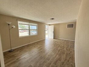4837 Vision Ave in Holiday, FL - Building Photo - Building Photo