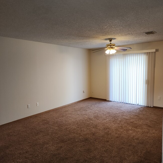 7512 E 17th St N in Wichita, KS - Building Photo - Building Photo