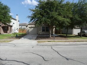 117 Longhorn Way in Cibolo, TX - Building Photo - Building Photo