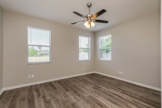 11171 Golden Silence Dr in Riverview, FL - Foto de edificio - Building Photo