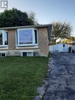 807 Greenfield Crescent in Newmarket, ON - Building Photo