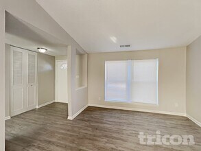 8323 Kapplewood Ct in Charlotte, NC - Foto de edificio - Building Photo