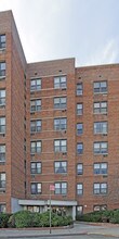 10230 Queens Blvd in Forest Hills, NY - Foto de edificio - Building Photo