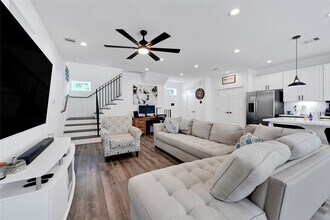 2056 Johanna Dr in Houston, TX - Building Photo - Building Photo