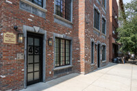 45-49 Newel St in Brooklyn, NY - Foto de edificio - Building Photo