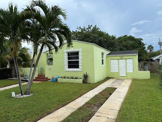 442 38th St in West Palm Beach, FL - Building Photo - Building Photo