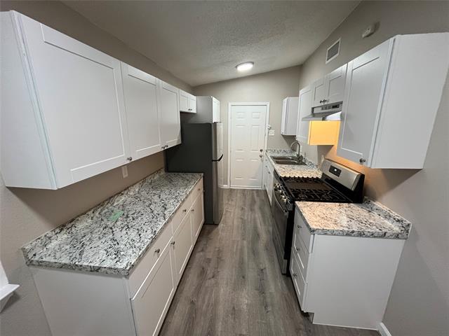 property at 332 Cresthill Dr