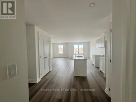 7489 Marvel Dr in Niagara Falls, ON - Building Photo