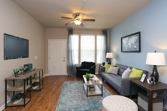 Springs At Orchard Road Apartments in North Aurora, IL - Building Photo - Interior Photo