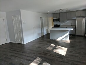 13813 Cedar Rd in South Euclid, OH - Building Photo - Building Photo