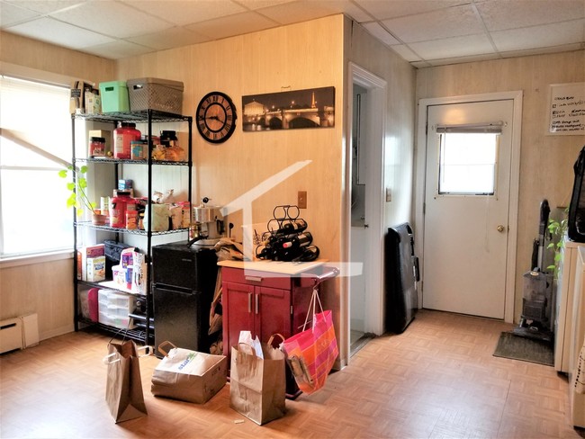 7 Raymond St, Unit 1 in Boston, MA - Building Photo - Building Photo