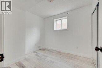 347 Keewatin Ave in Kitchener, ON - Building Photo - Building Photo