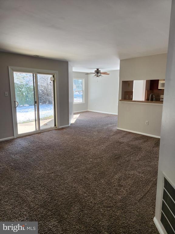 316 Georgia Ct in Washington Township, NJ - Building Photo - Building Photo