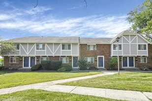 Carnaby Village Townhomes in Columbus, OH - Building Photo