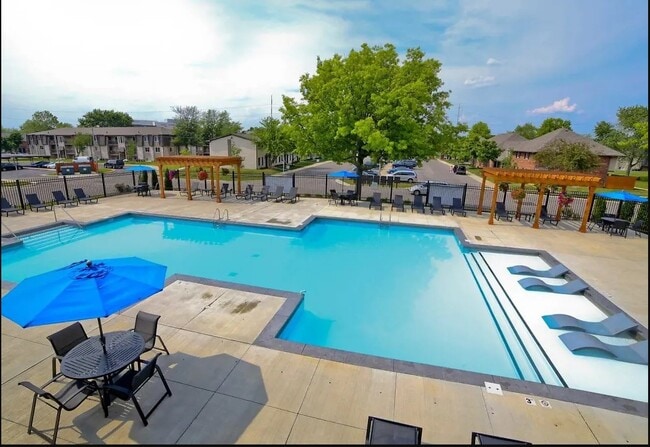 Westminster Apartments and Townhomes in Greenwood, IN - Foto de edificio - Building Photo
