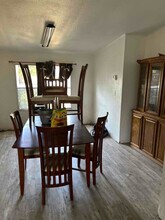 341 Wonder Dr in Springtown, TX - Foto de edificio - Building Photo