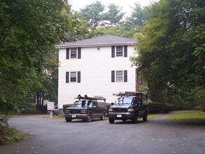 20 Copeland Dr in Mansfield, MA - Foto de edificio - Building Photo