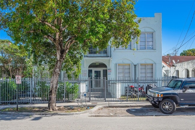property at 301 SW 10th Ave