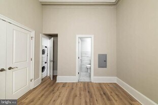 2011 Spruce St in Philadelphia, PA - Building Photo