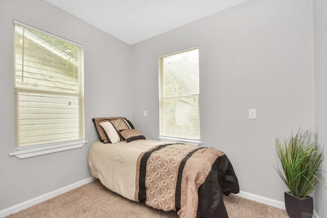 property at 1801 Roosevelt St