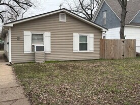 457 N Gordon St in Wichita, KS - Building Photo