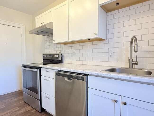 1230 Ottawa St in Windsor, ON - Building Photo - Building Photo