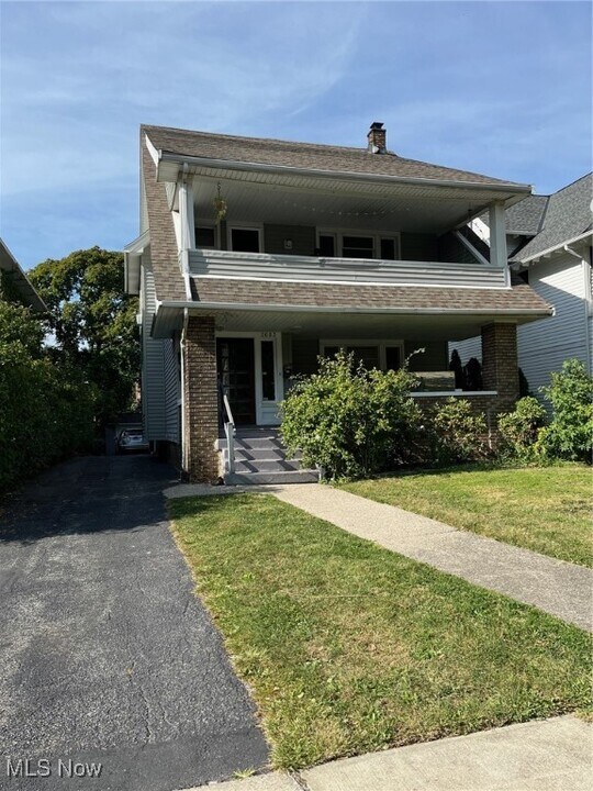 2683 Hampshire Rd in Cleveland Heights, OH - Building Photo