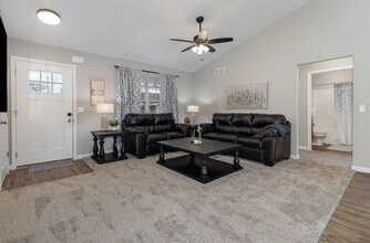 12 Persimmon Dr in Hamilton, OH - Building Photo - Building Photo