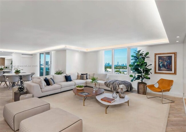 2301 Collins Ave in Miami Beach, FL - Building Photo - Building Photo