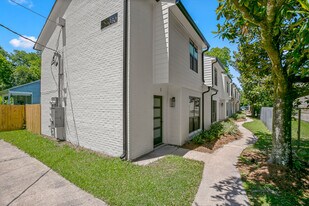 Zurqui on Fox Run in Baton Rouge, LA - Building Photo