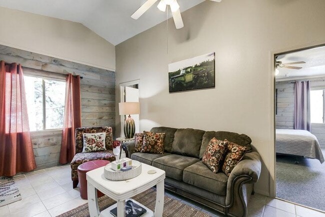 4555 S Lake Mary Rd in Flagstaff, AZ - Building Photo - Building Photo