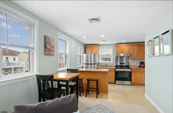 303 N Wilson Ave in Margate City, NJ - Building Photo - Building Photo