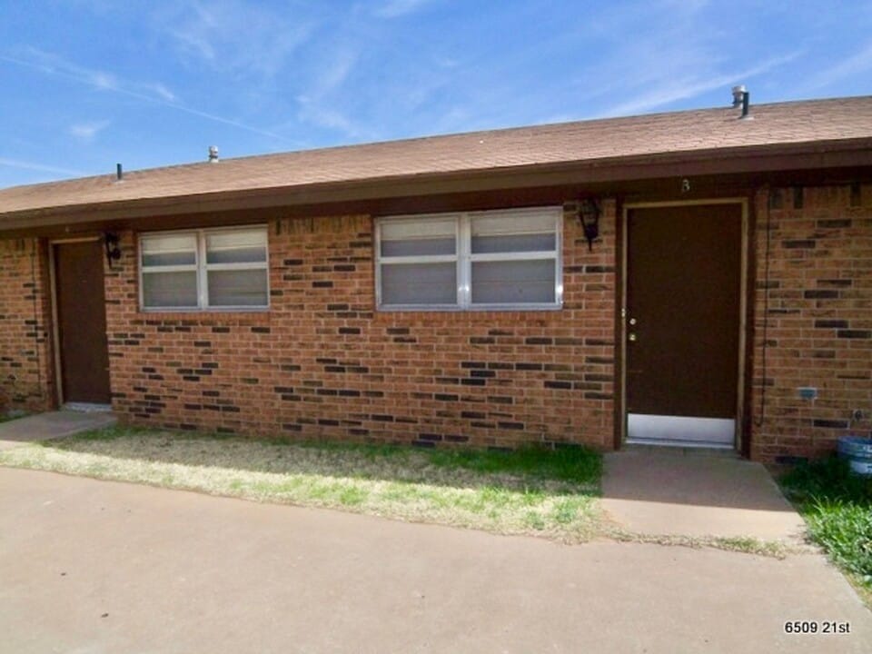 6509 21st St in Lubbock, TX - Building Photo