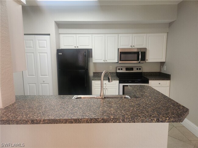 4680 St Croix Ln in Naples, FL - Building Photo - Building Photo