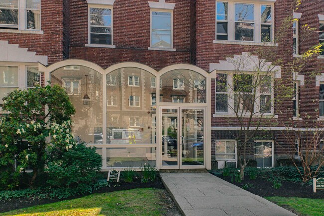 4 Arlington Street in Cambridge, MA - Building Photo - Building Photo