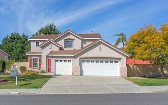 3384 Morning View Dr in Oceanside, CA - Building Photo